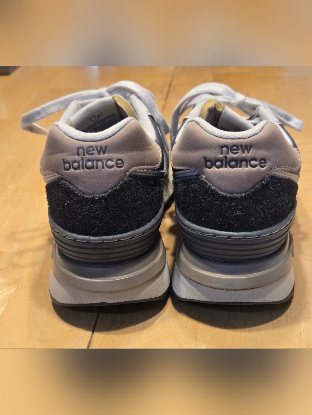 New Balance 574 Sneaker - 8.5 Womens / 7 Mens - Picture 7 of 16